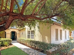 Building Photo - 722 Castaway Cove