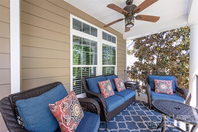 Foto del edificio - 10716 Meg Meadow Dr