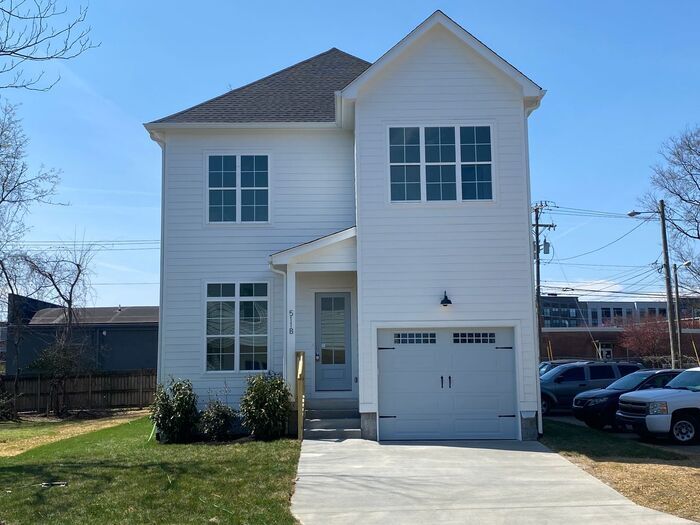 Foto principal - Luxury 4 Bed 3 Bath - 4 Minutes from Downt...