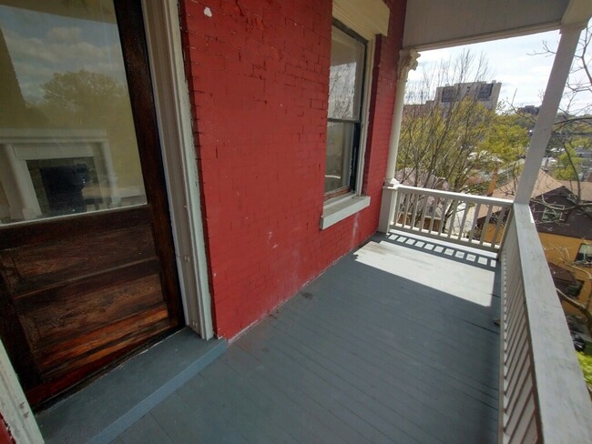 Building Photo - 3404 Middleton Ave