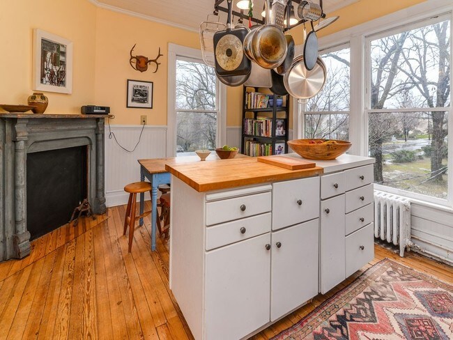 Cocina Apartamento B - 145 & 135 Melrose Avenue