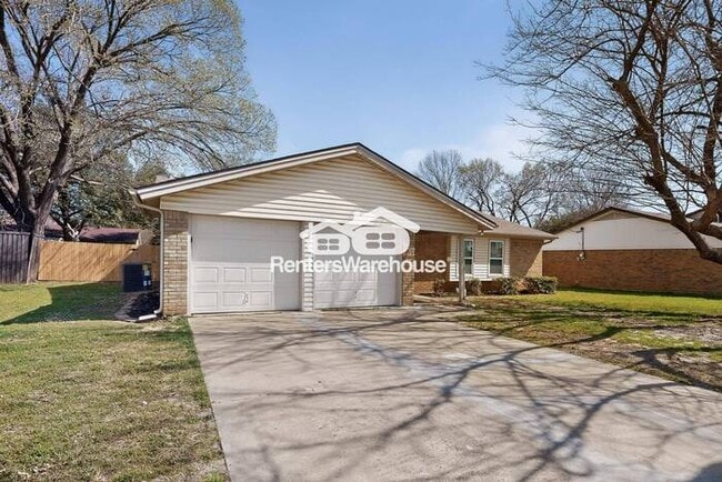 Building Photo - Completely Refreshed North Richland Hills Home
