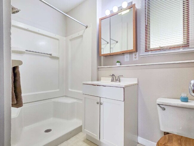 Foto del edificio - A Fresh Start — Newly Remodeled Studio Apartment
