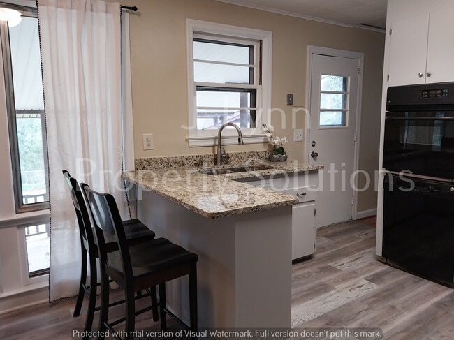 Building Photo - 1316 Alpine Dr