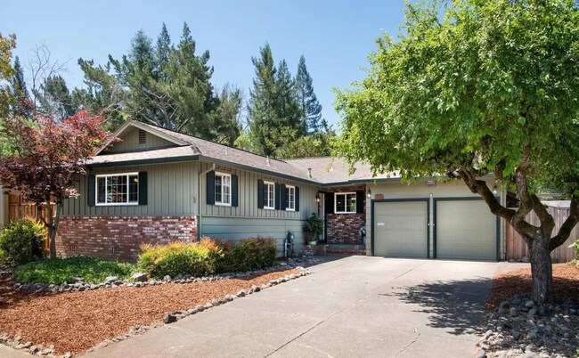 Building Photo - 2513 Creekside Rd