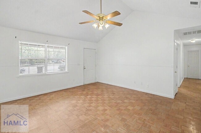 Foto del edificio - 342 Sheila Dr