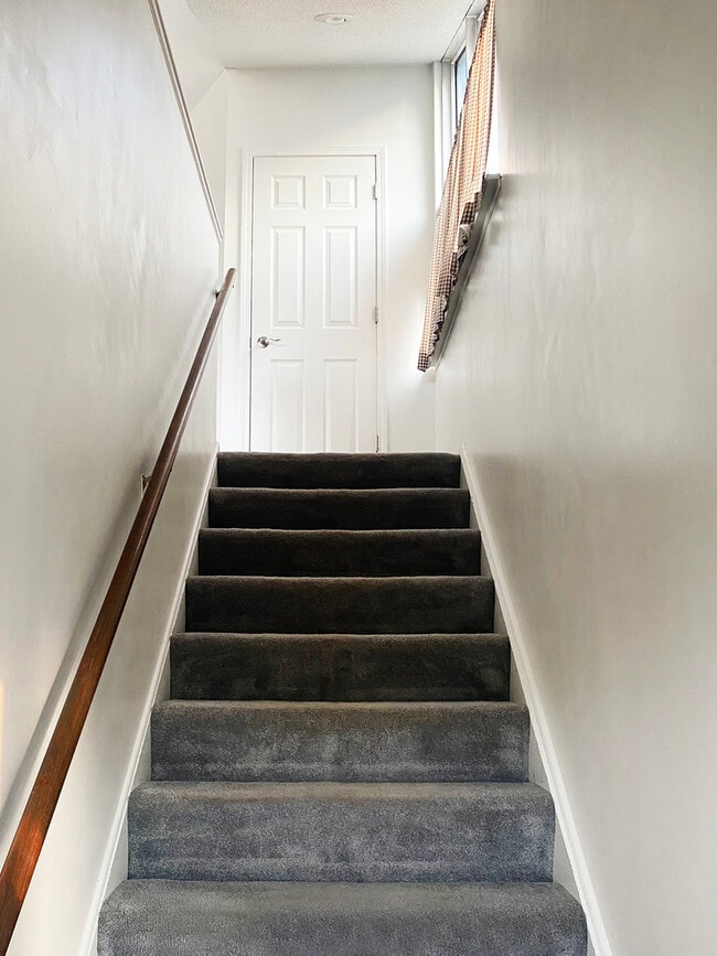 Building Photo - 1077 Courtland Dr