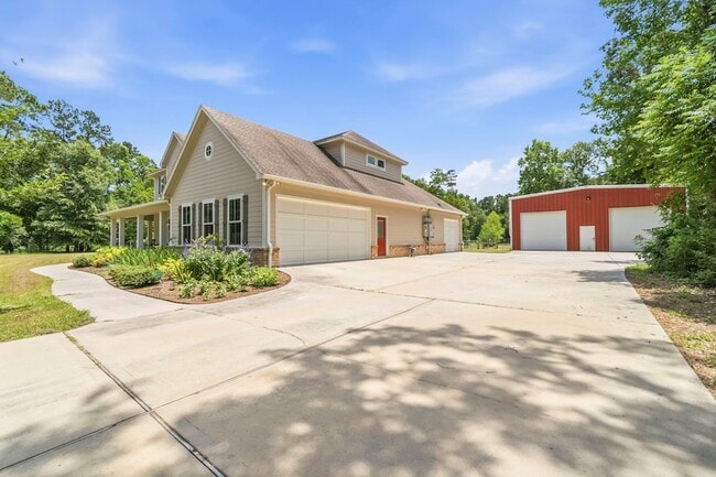 Building Photo - 2149 Pine Acres Dr