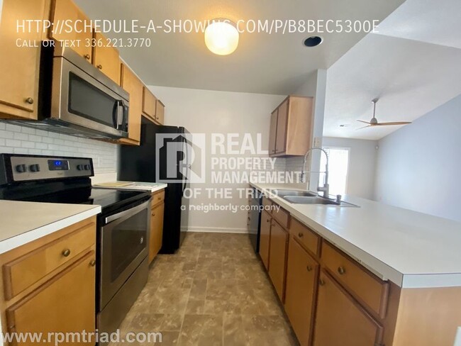 Building Photo - One Level 3BR/2BA W/Fenced Yard in Greensboro