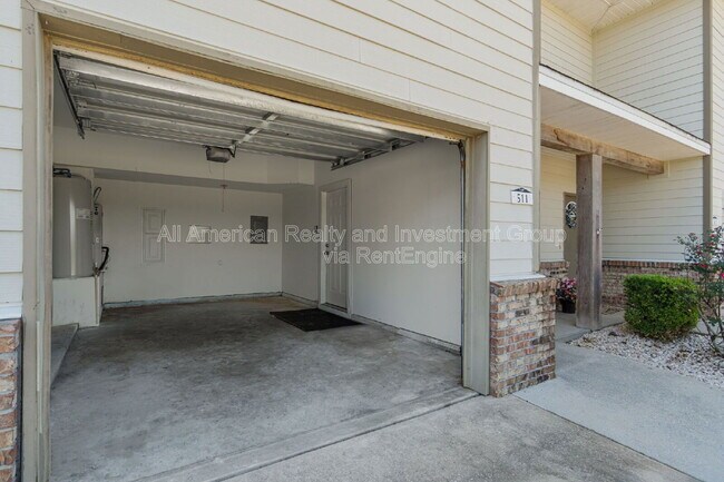 Foto del edificio - 511 Arbor Lake Dr