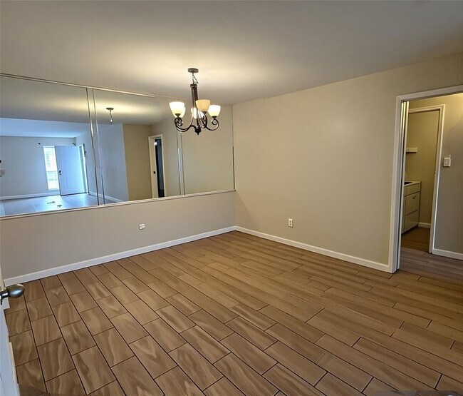 Foto del edificio - 7400 Bellerive Dr