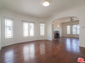 Building Photo - 109 S Berendo St