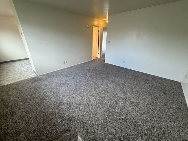 Foto del edificio - (964 - 01) 2 bedroom/1 Bath