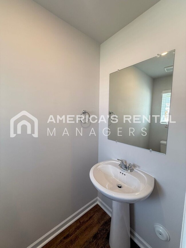 Building Photo - Privacy Fence Included!! View with 48 Hours Notice!