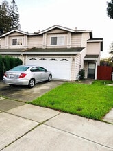 Building Photo - 254 Grau Dr