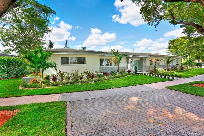 Building Photo - 5300 Orduna Dr