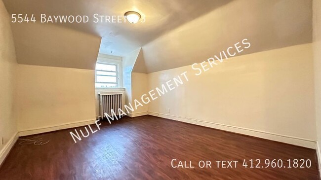 Building Photo - Newly Updated 3bed/2bath Apartment in High...