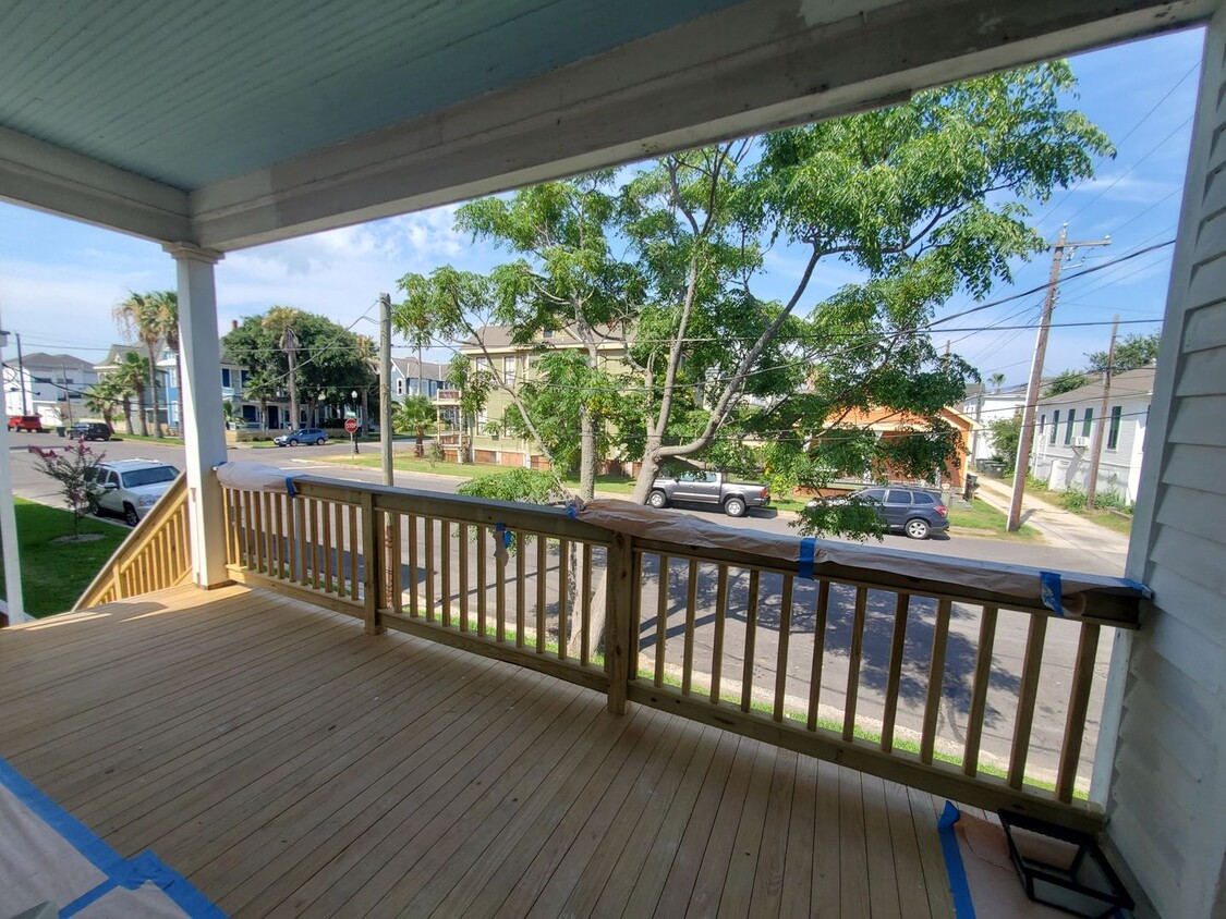 Primary Photo - One bedroom home includes garage