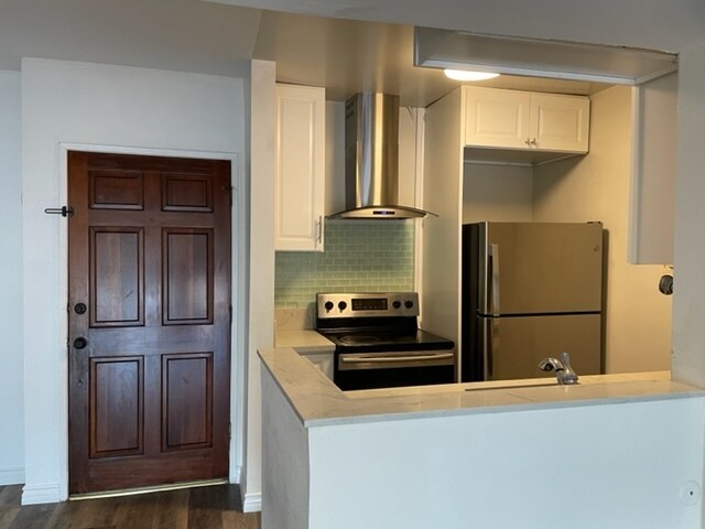 Foto del edificio - 18307 Burbank Blvd