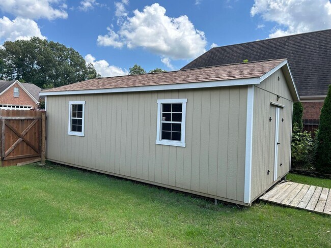 Building Photo - 1617 Mason Dr