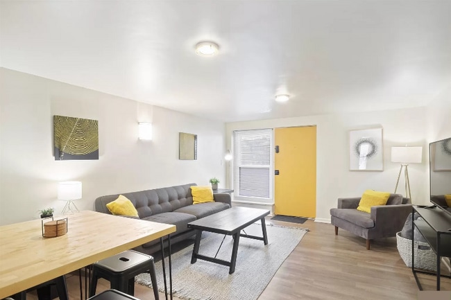 Photo - 120 S 38th Ave Apartment