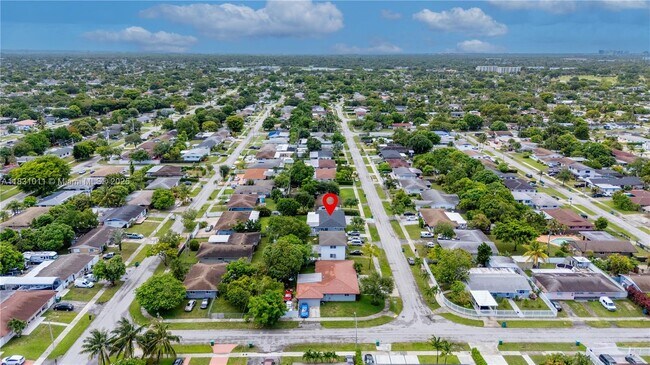 Building Photo - 16400 SW 100th Ct