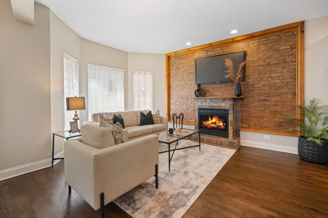 Building Photo - 4631 S Calumet Ave