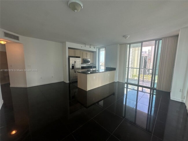 Foto del edificio - 1111 SW 1st Ave