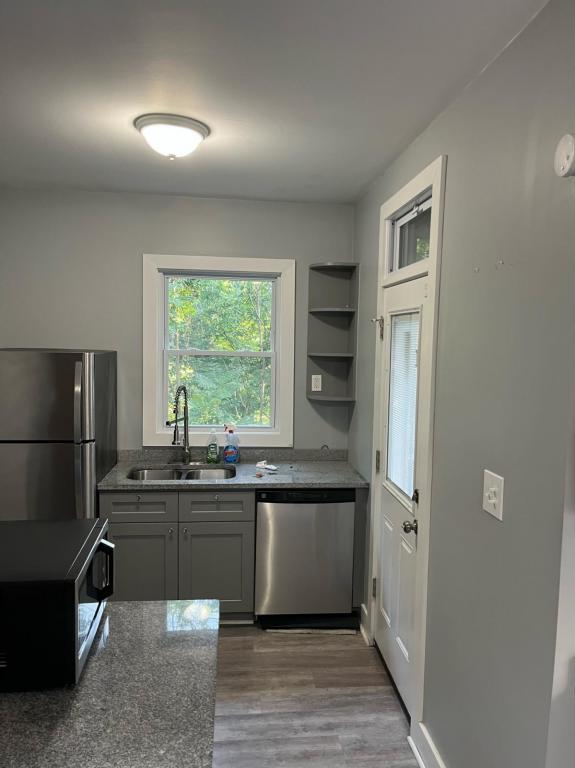 Photo - 128 Teece Ave