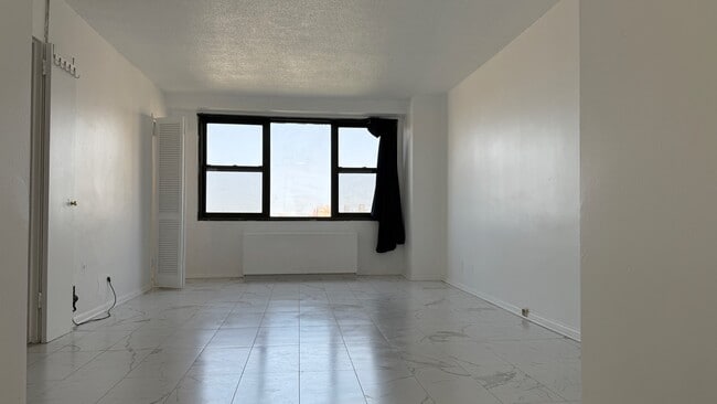 Building Photo - 201 Saint Pauls Ave