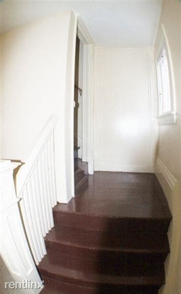Primary Photo - 1215 Wealthy St SE