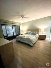 Building Photo - 1210 SE Parkview Pl
