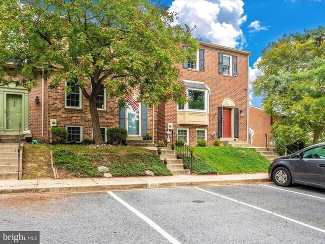 Building Photo - 112 Bracken Ct