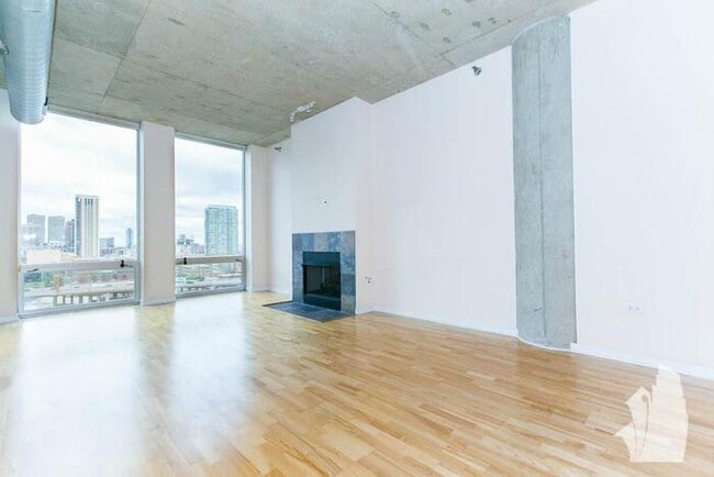 Building Photo - Stunning two-bedroom, two-bathroom apartme...