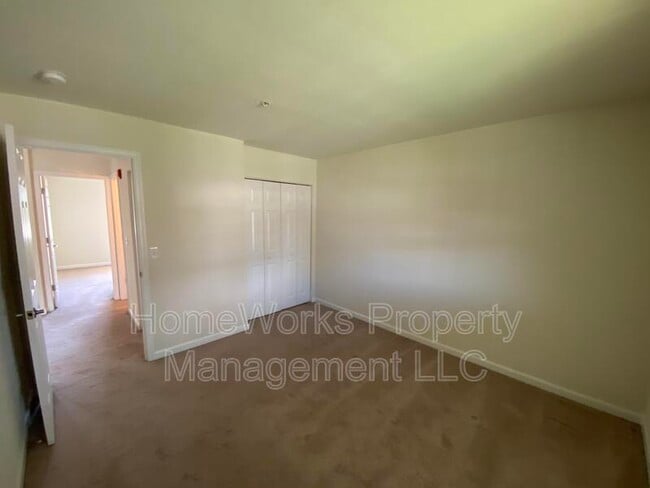 Building Photo - 4010 Biddison Ln