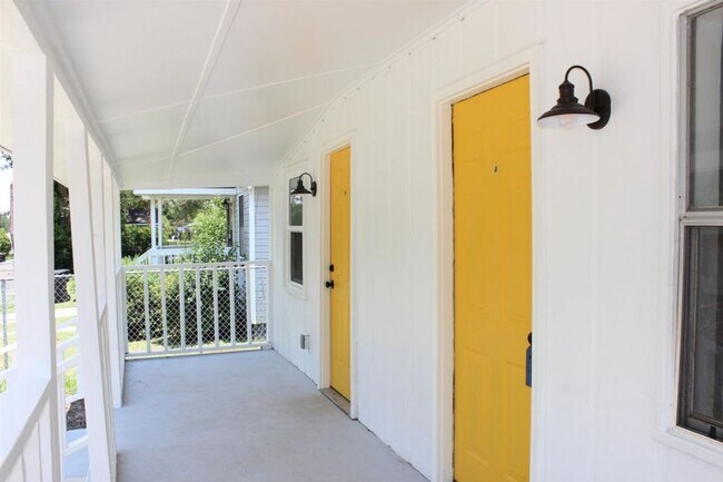 Foto del edificio - 2141 Poppy St