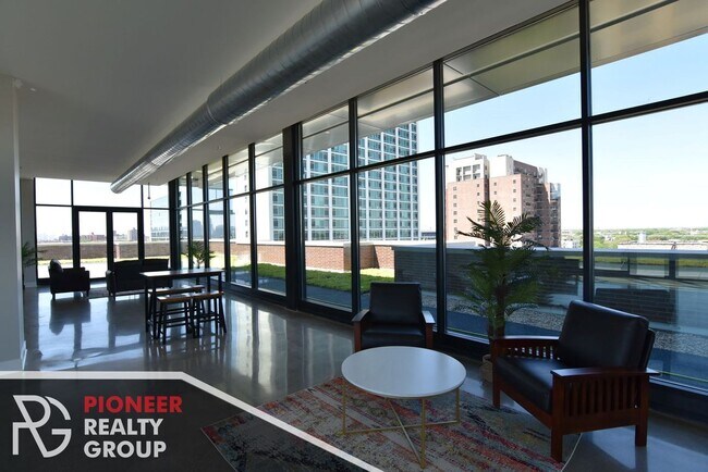 Foto del edificio - 3833 N Broadway