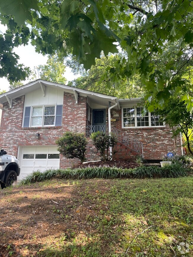 Building Photo - 3278 Highland Dr