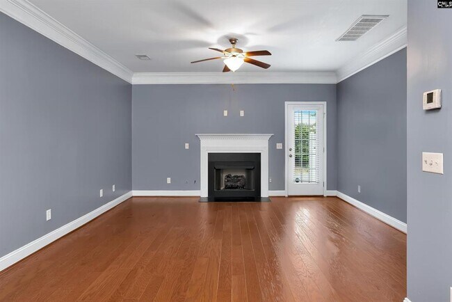 Foto del edificio - Move-In Ready Townhouse in Hampton Forest!