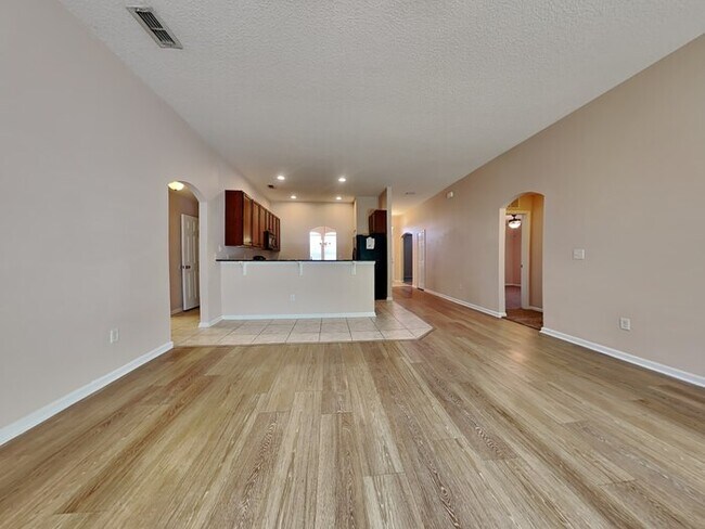 Foto del edificio - ASK ABOUT OUR MOVE IN SPECIAL...