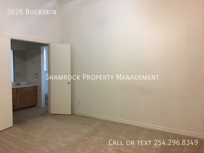 Building Photo - Surrey Ridge Duplex