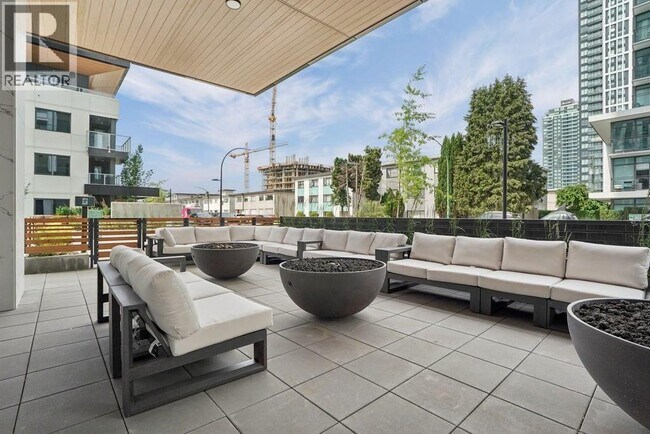 Photo du bâtiment - 6608 Sussex Ave