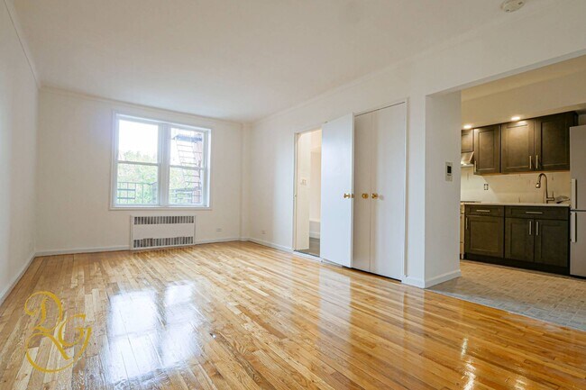 Foto del edificio - 9430 Ridge Blvd