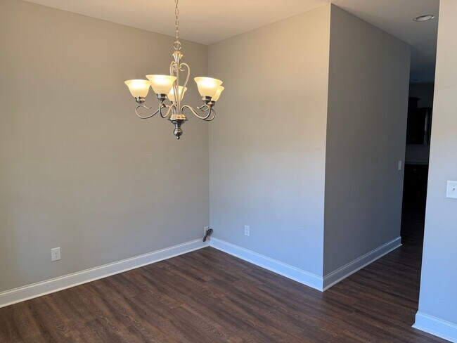 Foto del edificio - Charming 4 Bedroom Home in East Point of Opelika