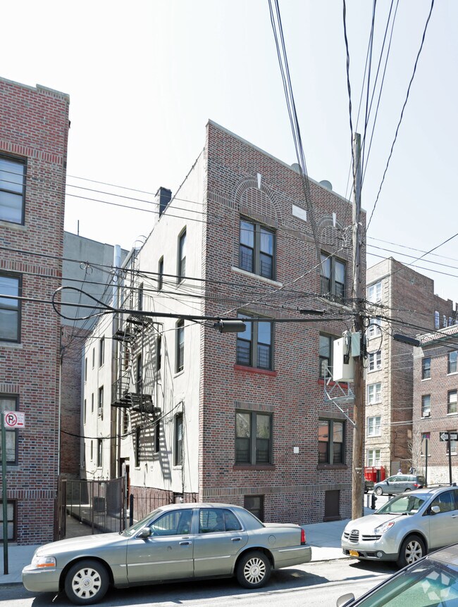 Building Photo - 3220 Holland
