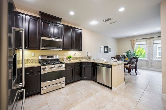 Building Photo - 265 Esfahan Ct