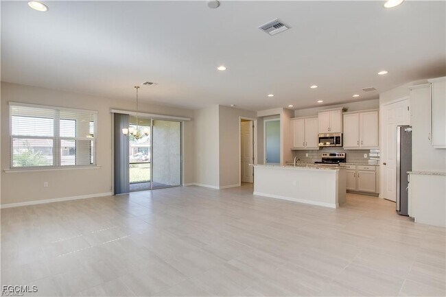 Building Photo - 15230 Torino Ln