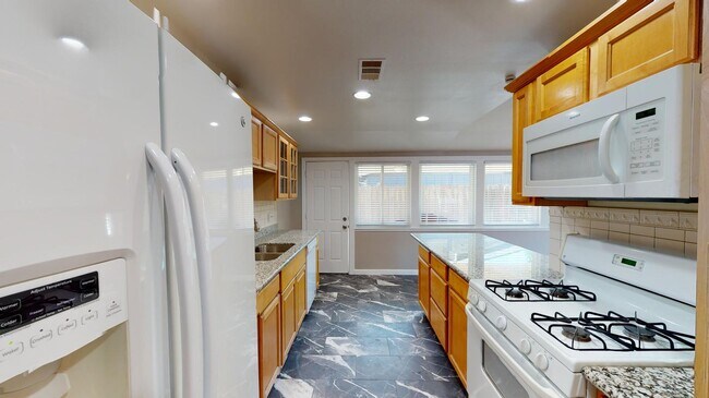 Foto del edificio - Charming & contemporary Concord home near BART