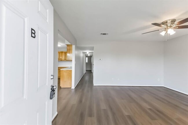 Building Photo - 2546 S Texas Ave