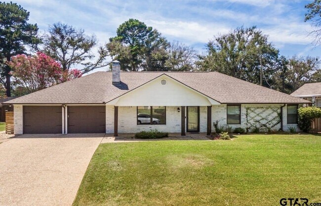 Building Photo - 10801 Harvest Wood Dr